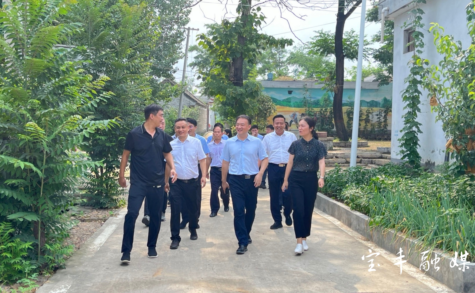 县委副书记郭杰,副县长孙志刚等参加调研