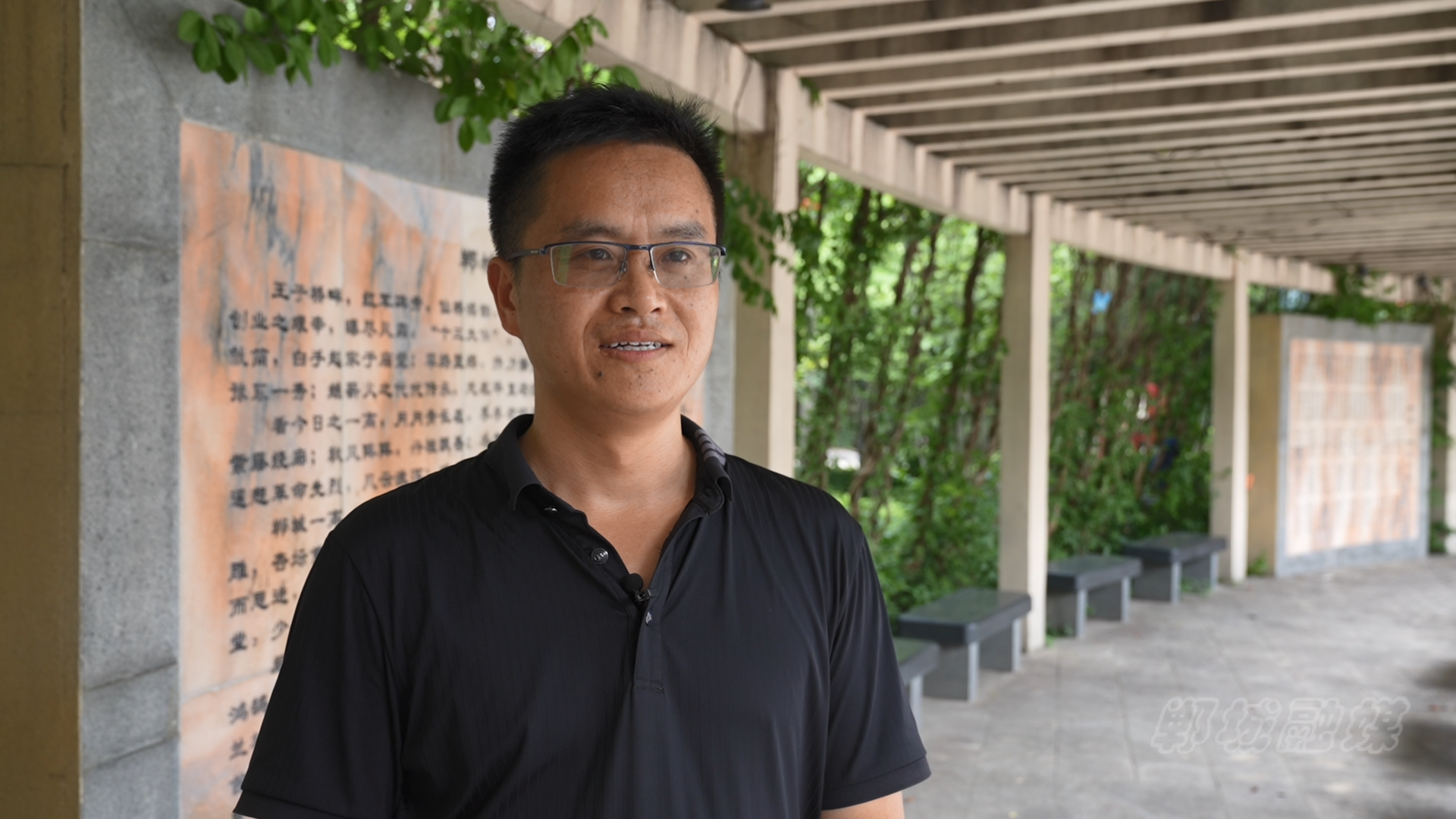 郸城一高学子勇救车祸被困司机