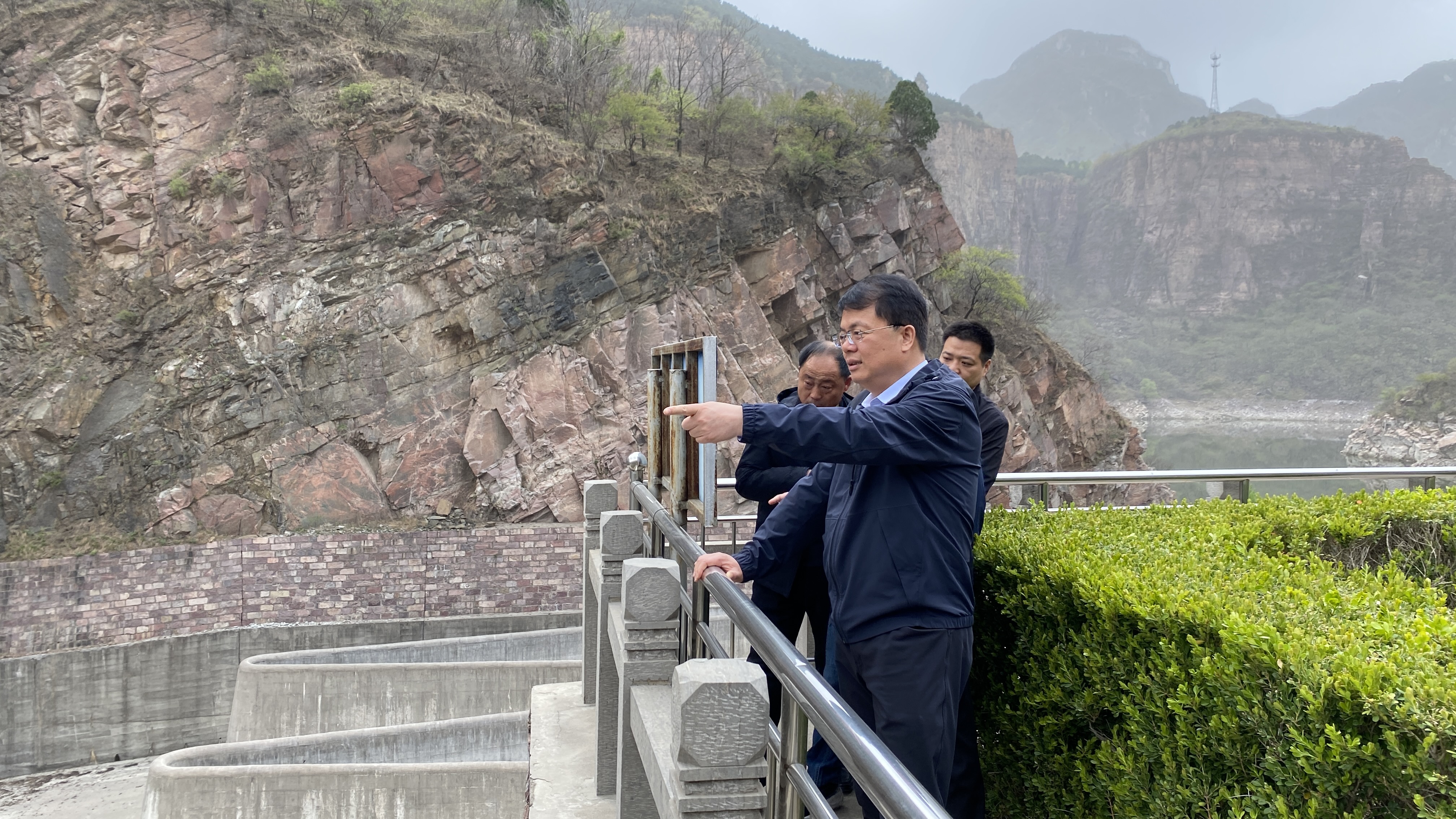 辉县市市长李继游检查水库安全度汛工作