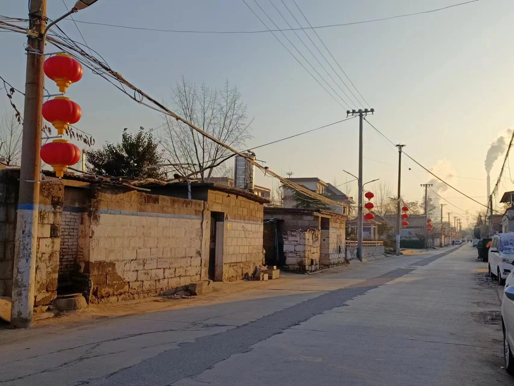 辉县市孟庄镇张灯结彩迎新年小吕村换装过新年