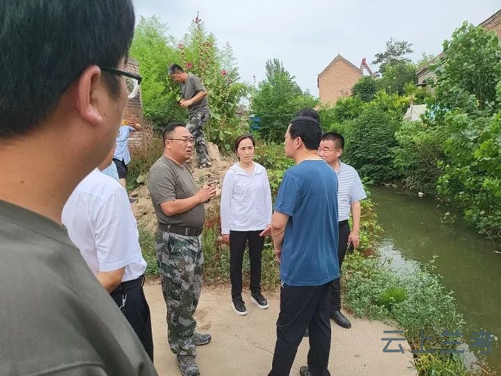 兰考县领导刘国飞刘九玲到谷营镇检查指导防汛应急工作