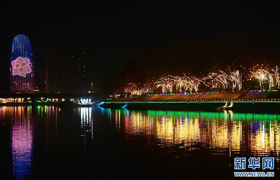 漯河沿河灯廊点亮城市风光