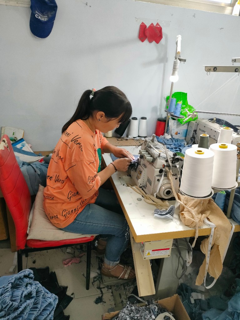 林州市东岗镇举办第三届缝纫工技能大赛