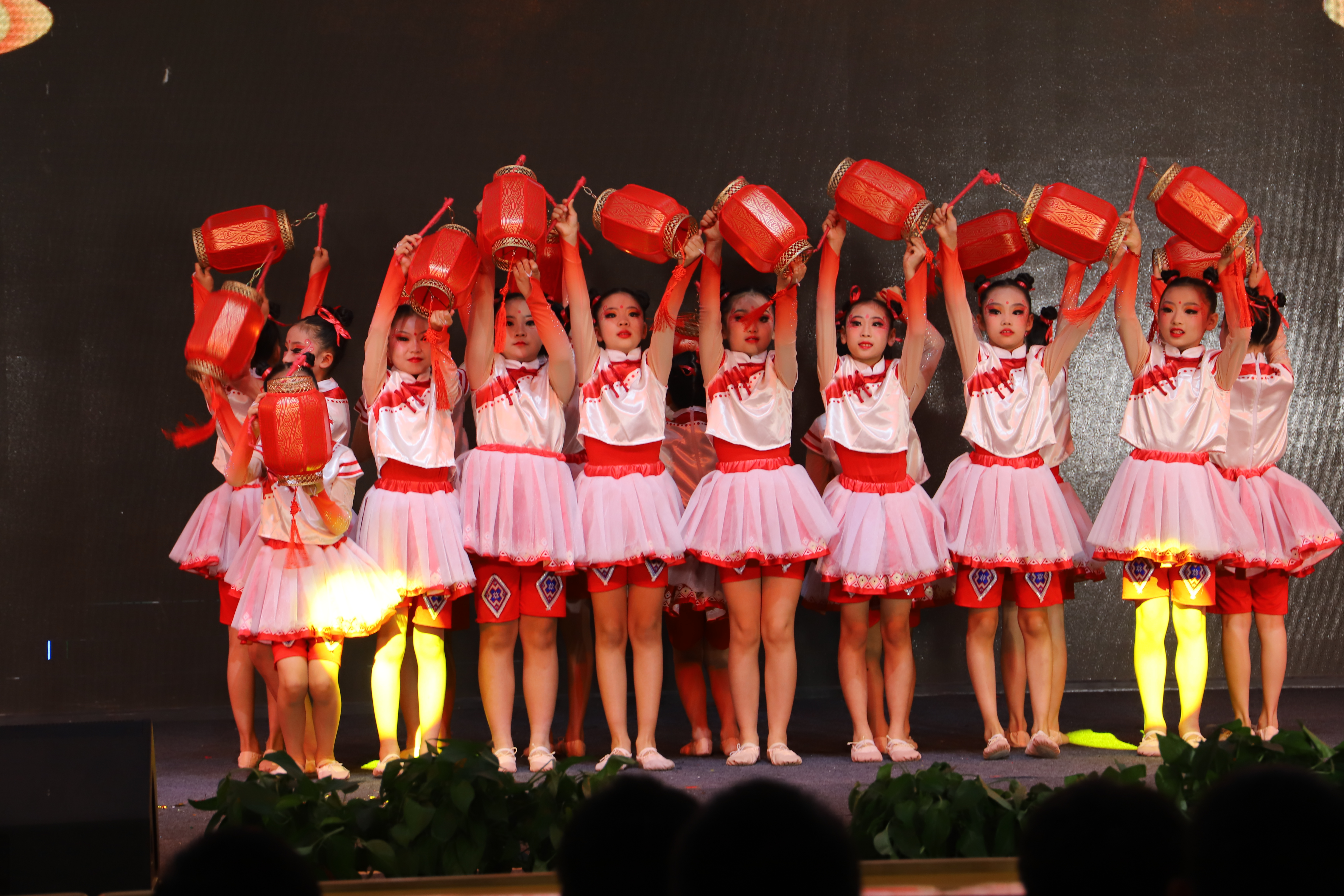 民权县求实学校精彩纷呈庆元旦欢声笑语迎新年