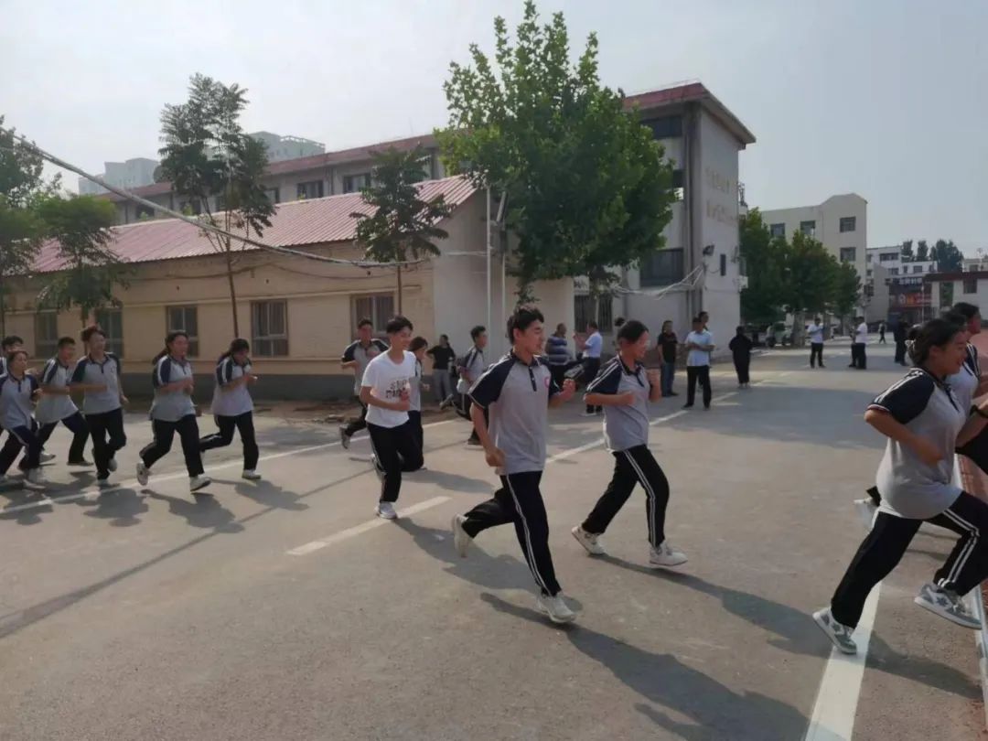 清丰县第一高级中学开展防灾减灾演练活动