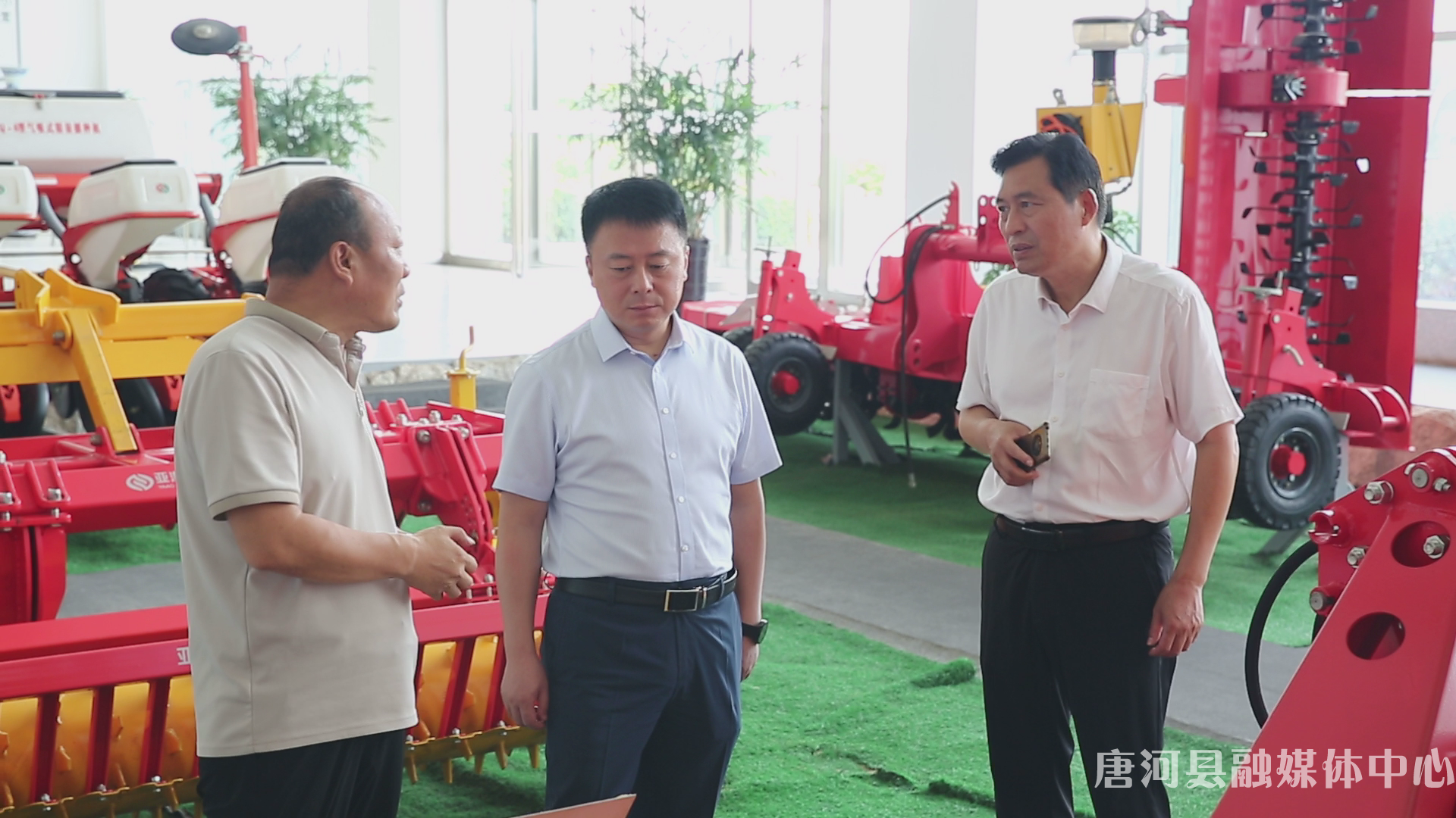 市领导到唐河调研农机装备产业链发展工作.png
