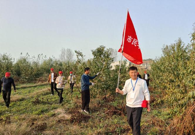 通许县冯庄乡组织开展市民考察团活动