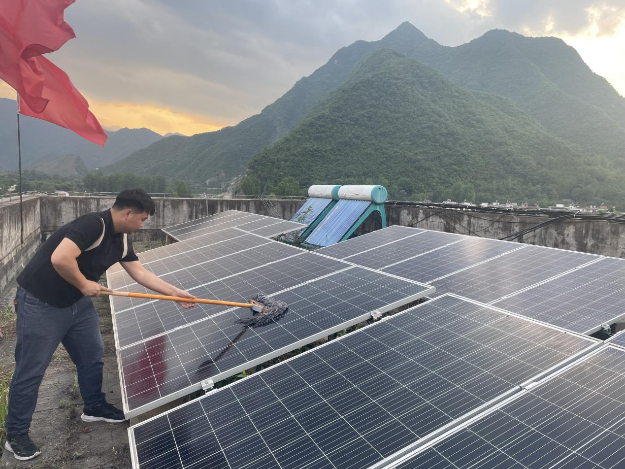 西峡县军马河镇:光伏电站照亮群众致富路