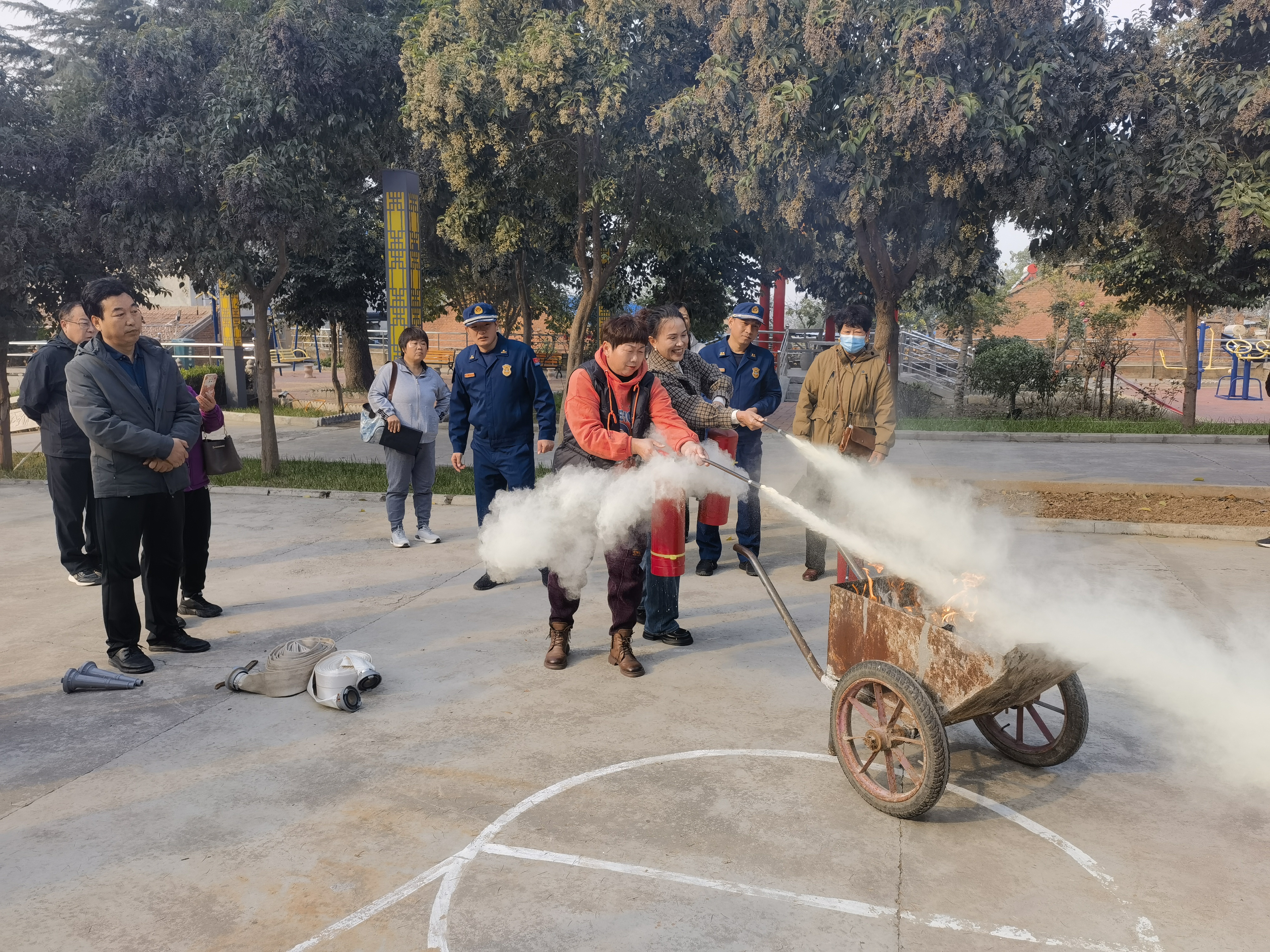 民政局开展养老机构119消防演练应急培训