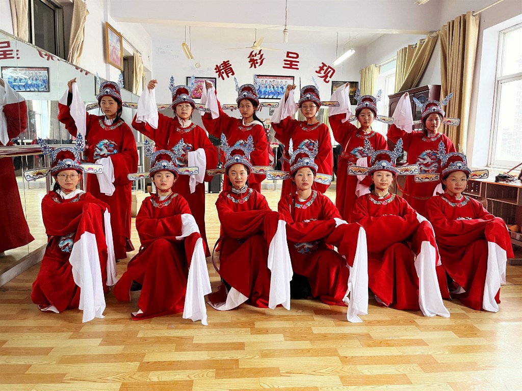 浚县实验初级中学开展"戏曲进校园 国粹浸书香"活动-大象网