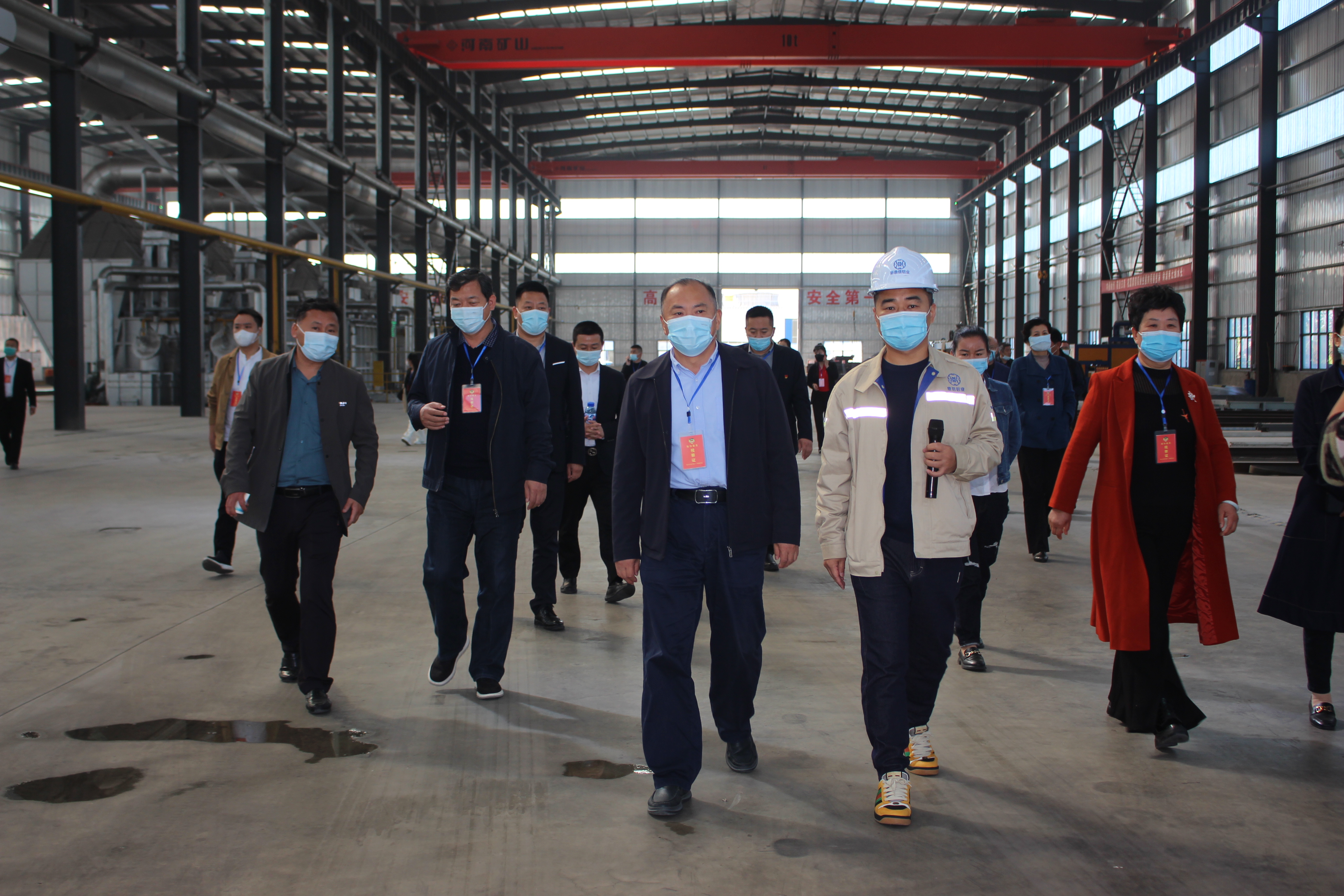 陈立 崔吉宇 10月18日 市政协委员视察工业企业运行情况  记者刘丹