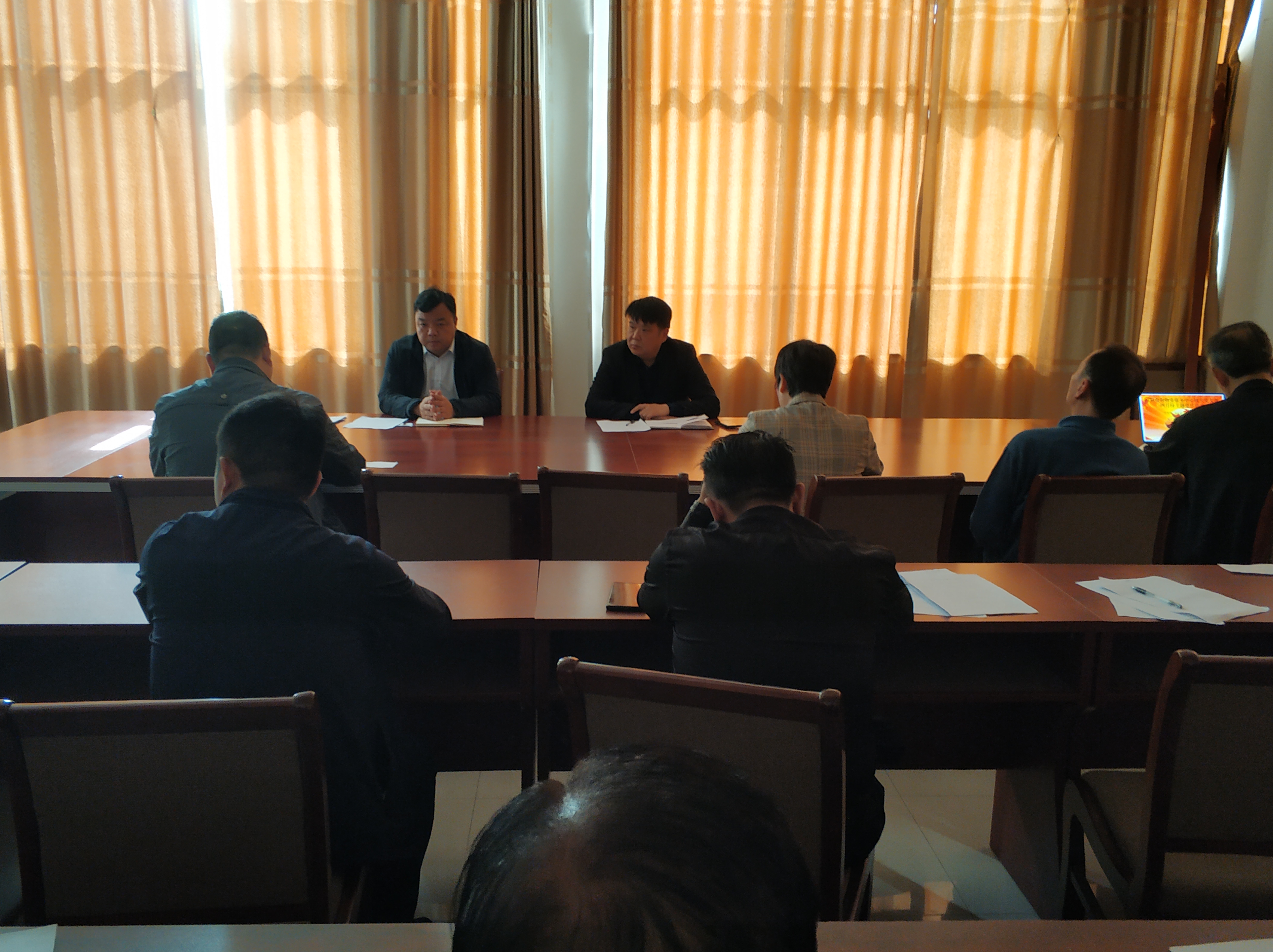 粮食和物资服务中心召开学党史会议.jpg