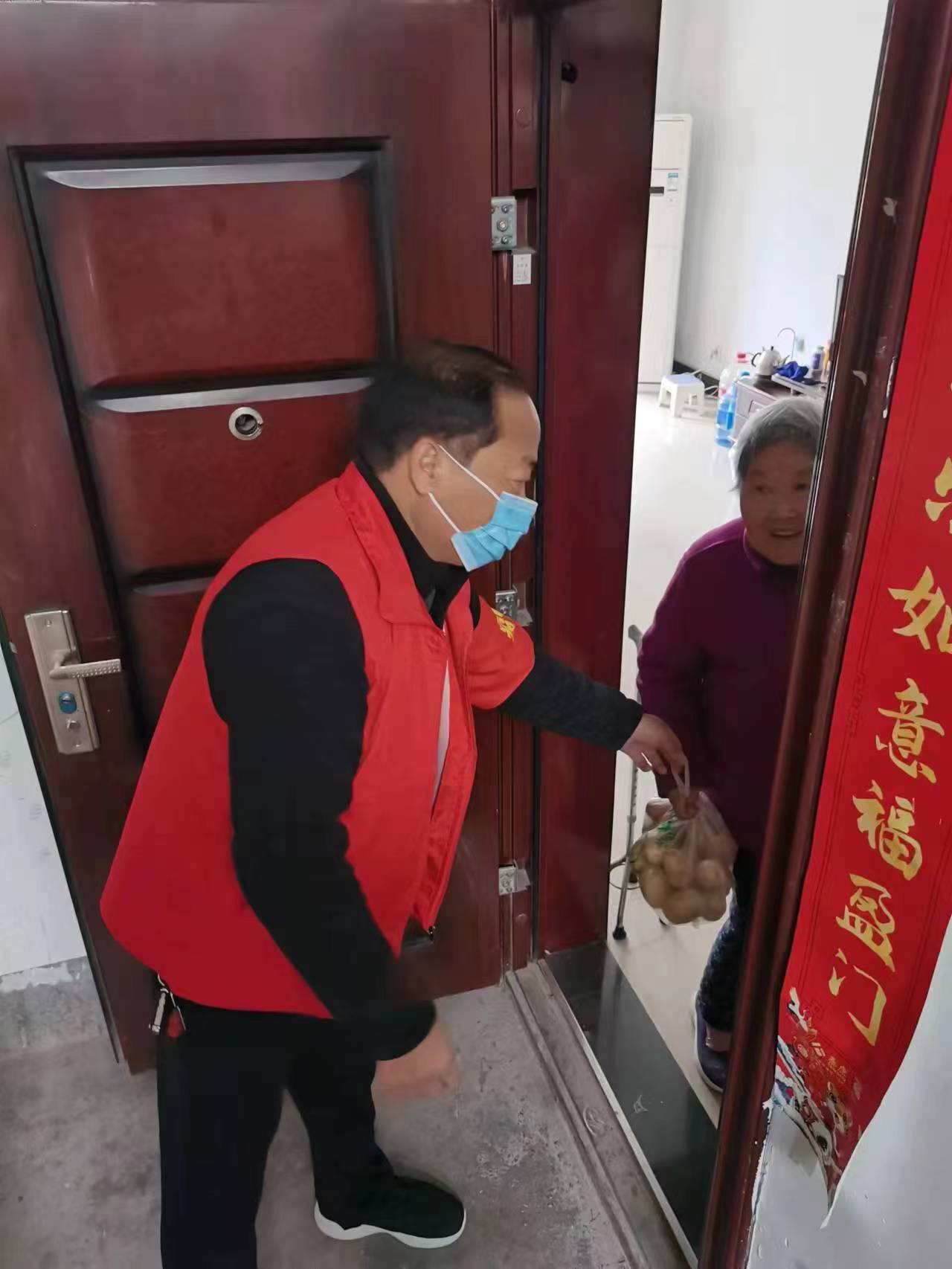 王冠岭工作照2.jpg