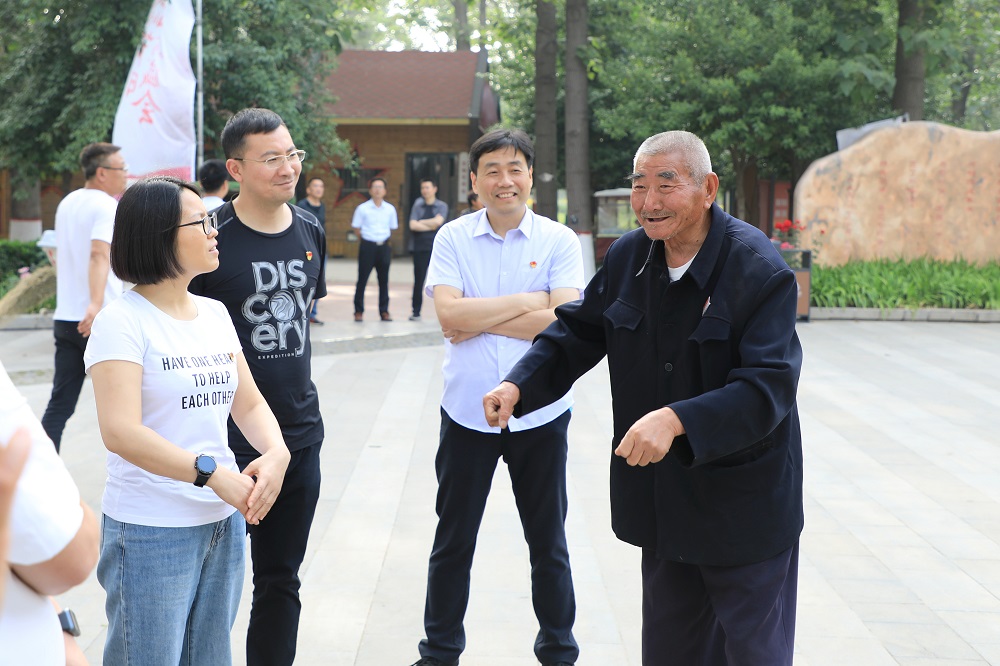 许昌龙岗发电公司：党员教育培训在“焦桐”下开班 (5) - 副本.JPG