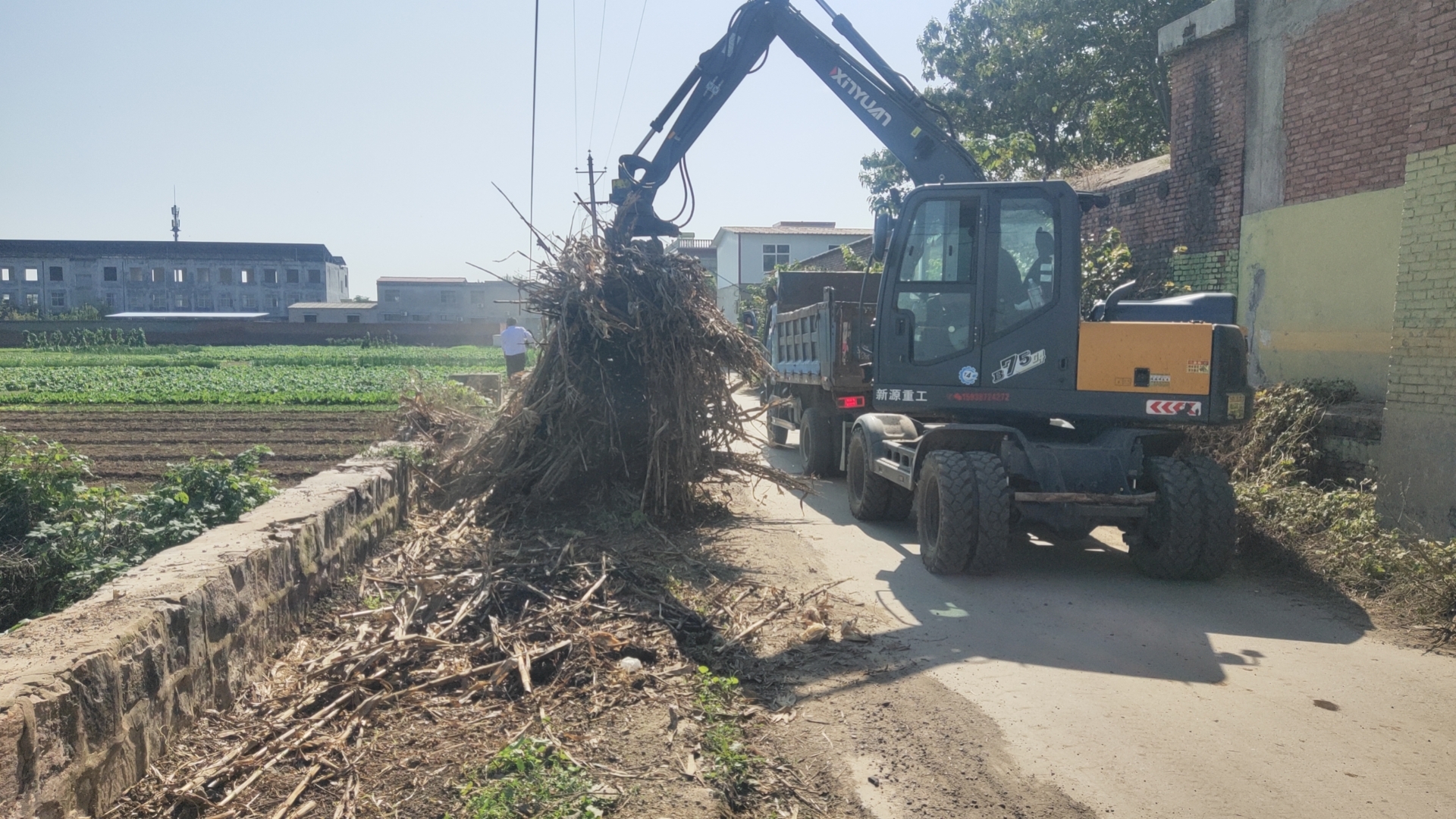 禹州火龙镇人防技防扎实推进秸秆禁烧工作