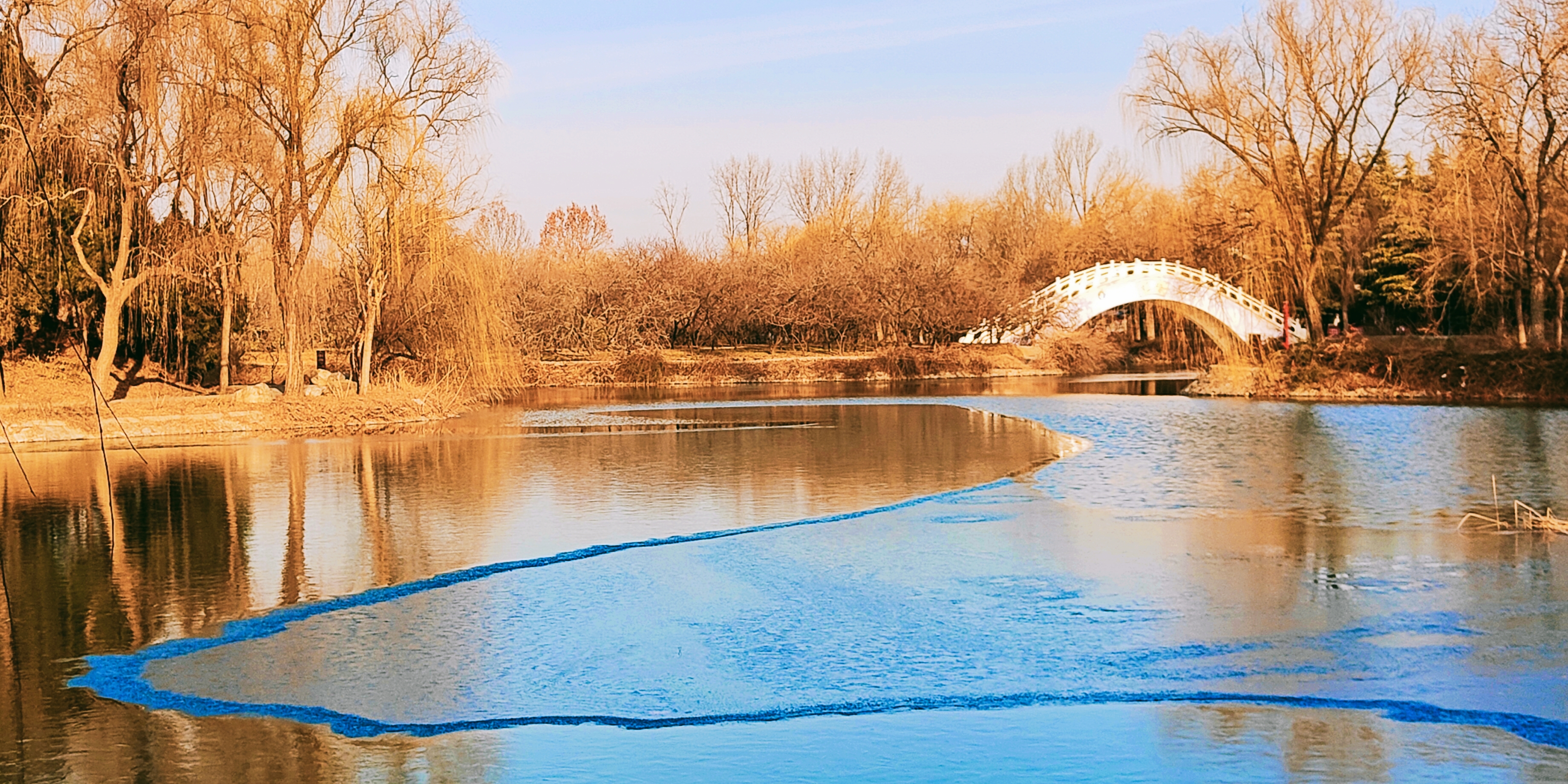 禹州水面现冰凌颍湖别样美