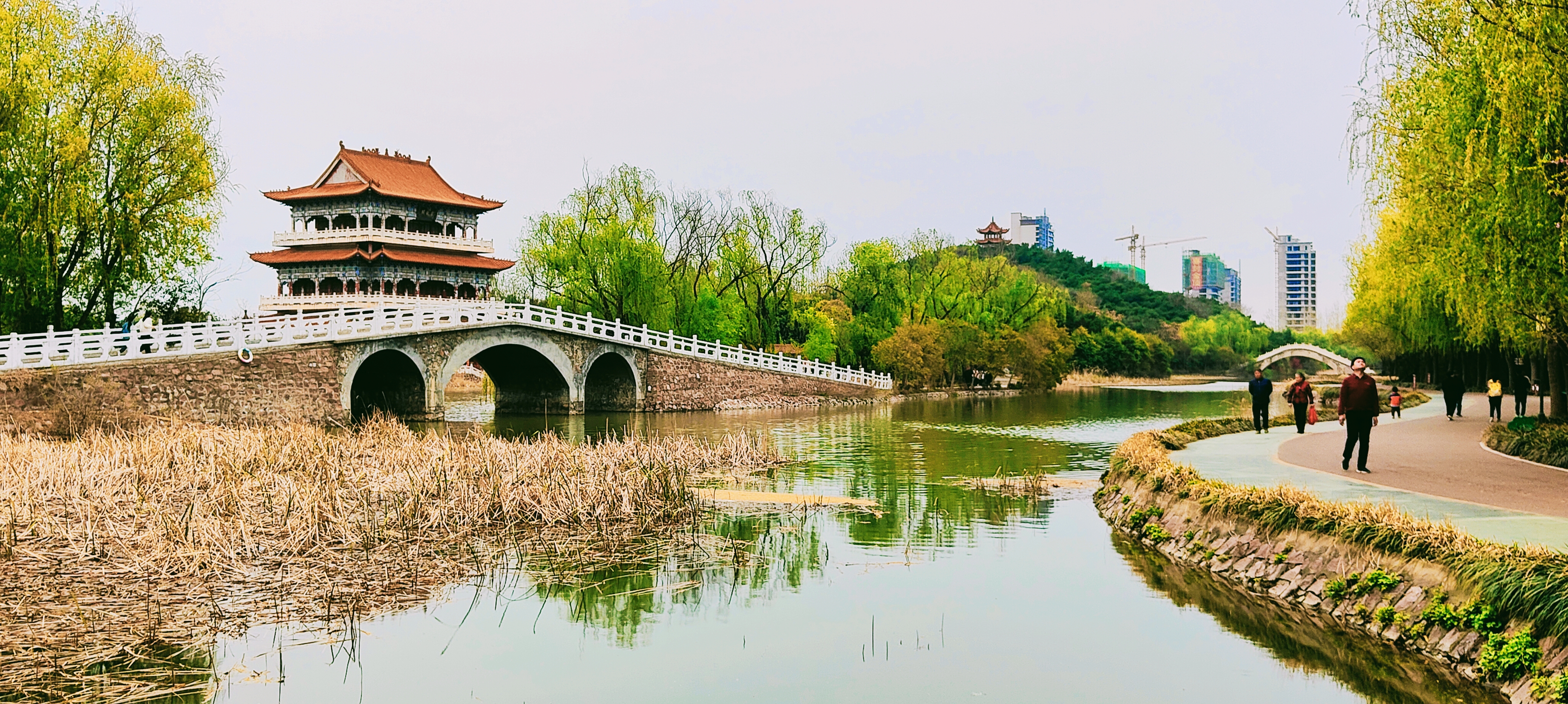 河南禹州:游园踏青爽心情-大象网