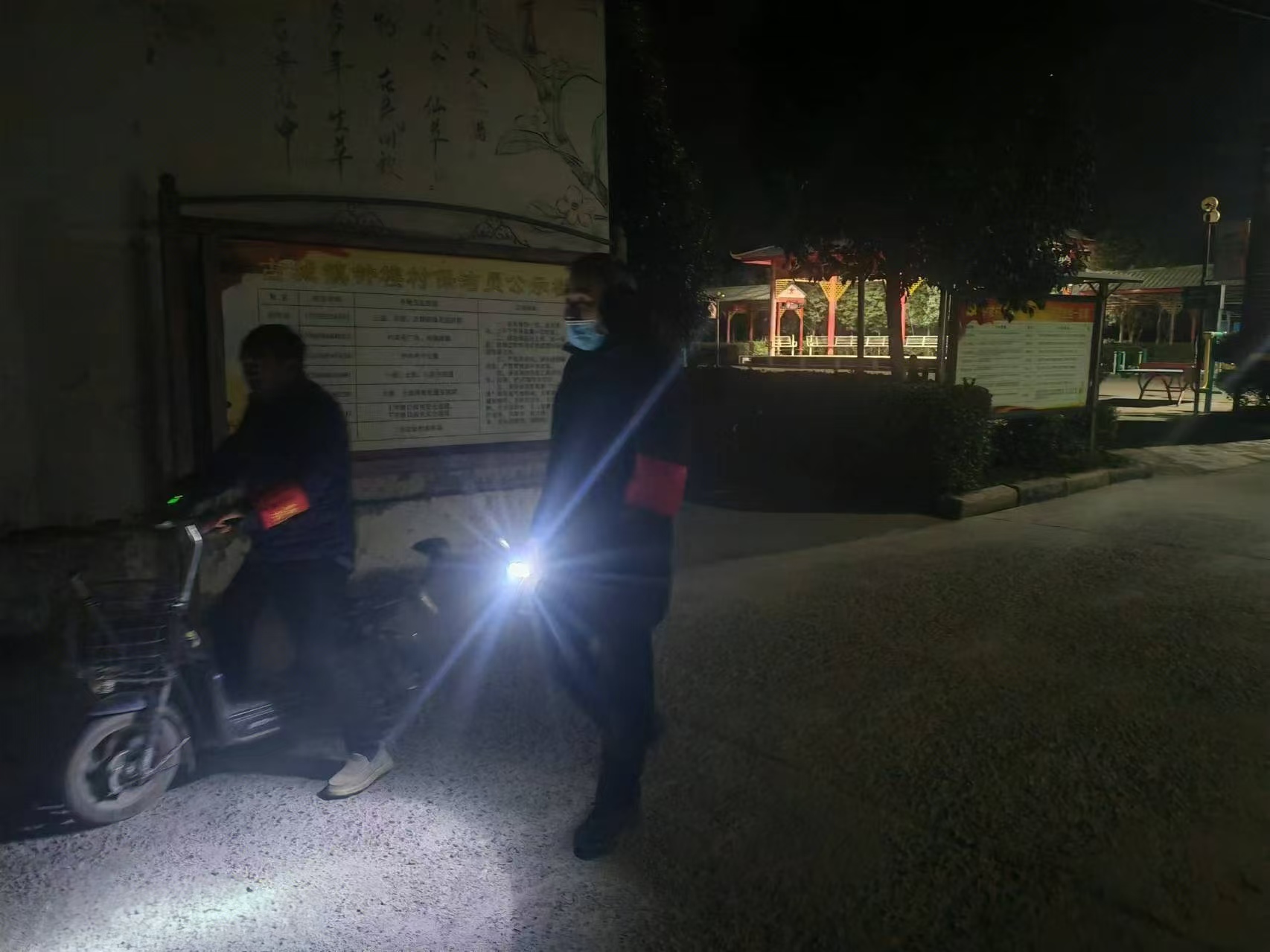 夜巡1.jpg